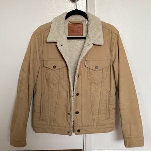 Oversized Levi’s corduroy sherpa jacket